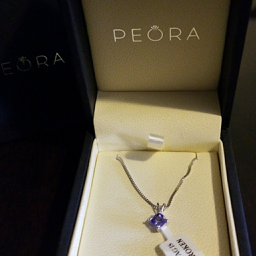 14k White Gold Amethyst Pendant